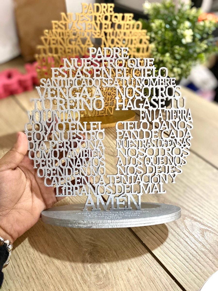 Souvenir de mesa religioso con el Padre Nuestro personalizado en madera Santo Domingo - Felt Craft RD