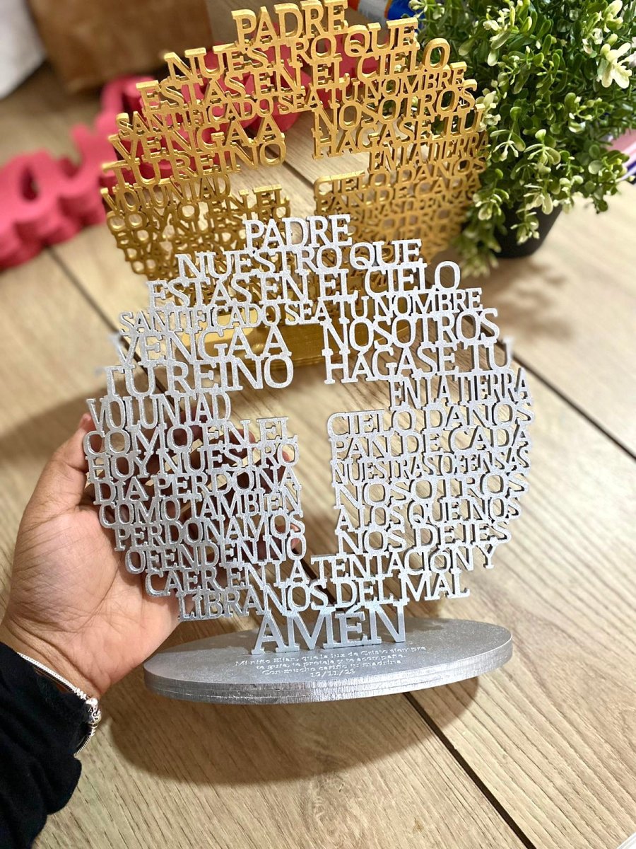 Souvenir de mesa religioso con el Padre Nuestro personalizado en madera Santo Domingo - Felt Craft RD