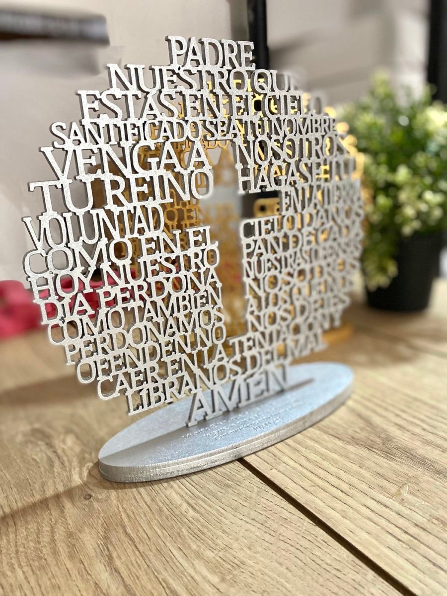 Souvenir de mesa religioso con el Padre Nuestro personalizado en madera Santo Domingo - Felt Craft RD