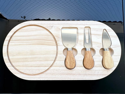 Tabla gourmet de madera con grabado personalizado.