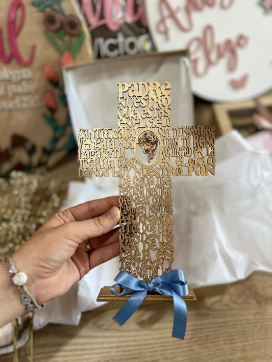 Tope de mesa en forma de cruz personalizado en madera