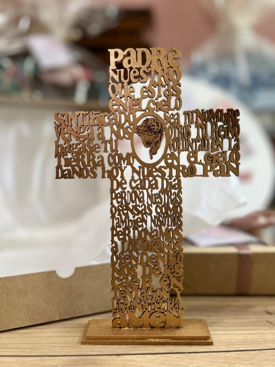 Decoración personalizada en forma de cruz para eventos