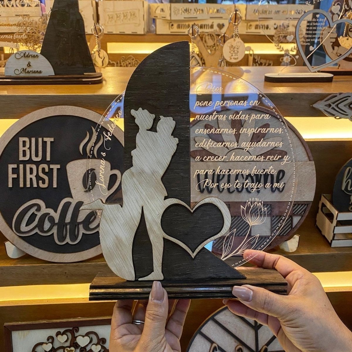 Detalle en acrílico y madera - Felt Craft RD