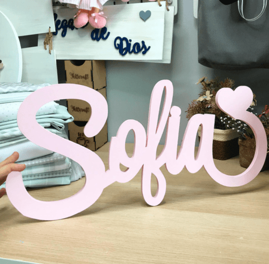 Nombre en madera personalizado para cuarto infantil