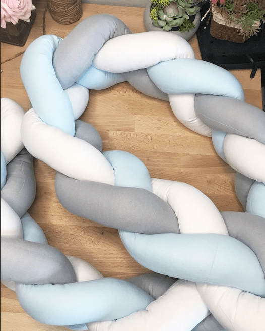 Trenzado para cuna personalizado con color azúl y gris para habitación de niño - Felt Craft RD